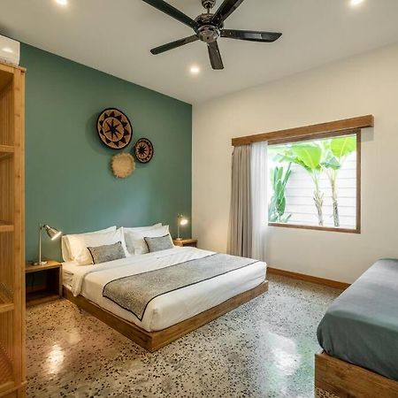 ギリ・トラワンガン Designer New 3Bdr - Lush Garden+Poolヴィラ エクステリア 写真