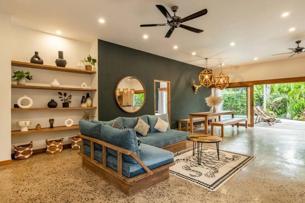 ギリ・トラワンガン Designer New 3Bdr - Lush Garden+Poolヴィラ エクステリア 写真