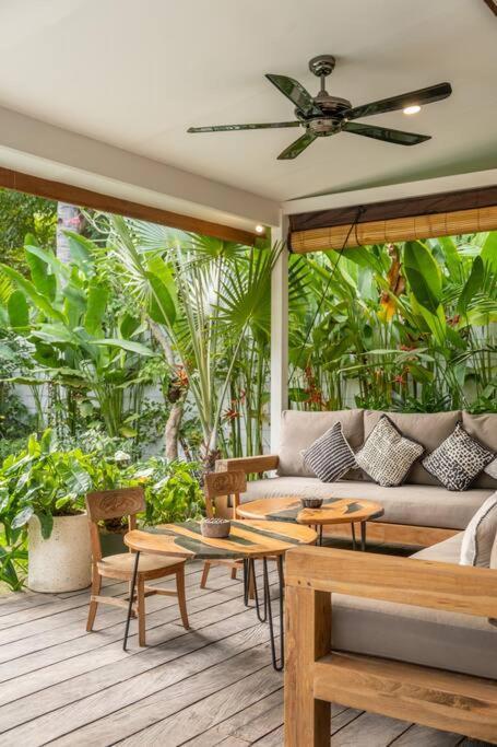 ギリ・トラワンガン Designer New 3Bdr - Lush Garden+Poolヴィラ エクステリア 写真
