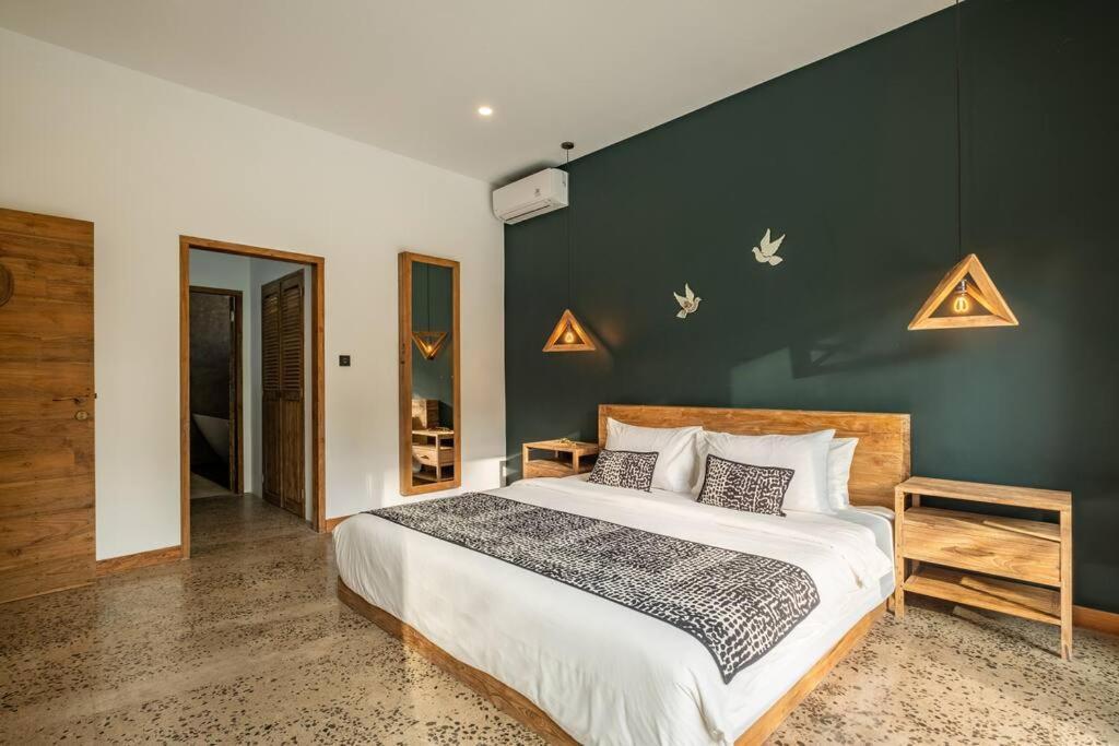 ギリ・トラワンガン Designer New 3Bdr - Lush Garden+Poolヴィラ エクステリア 写真